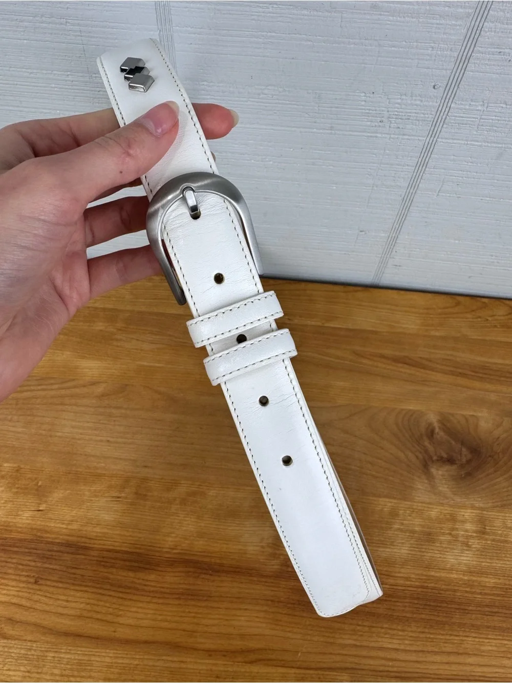 Canterbury Golf Club White Leather Belt Silver Hardware Geometric Metal Accents